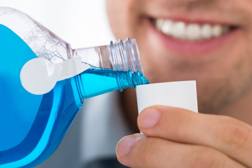 6-reasons-you-should-be-using-mouthwash-bigstridz